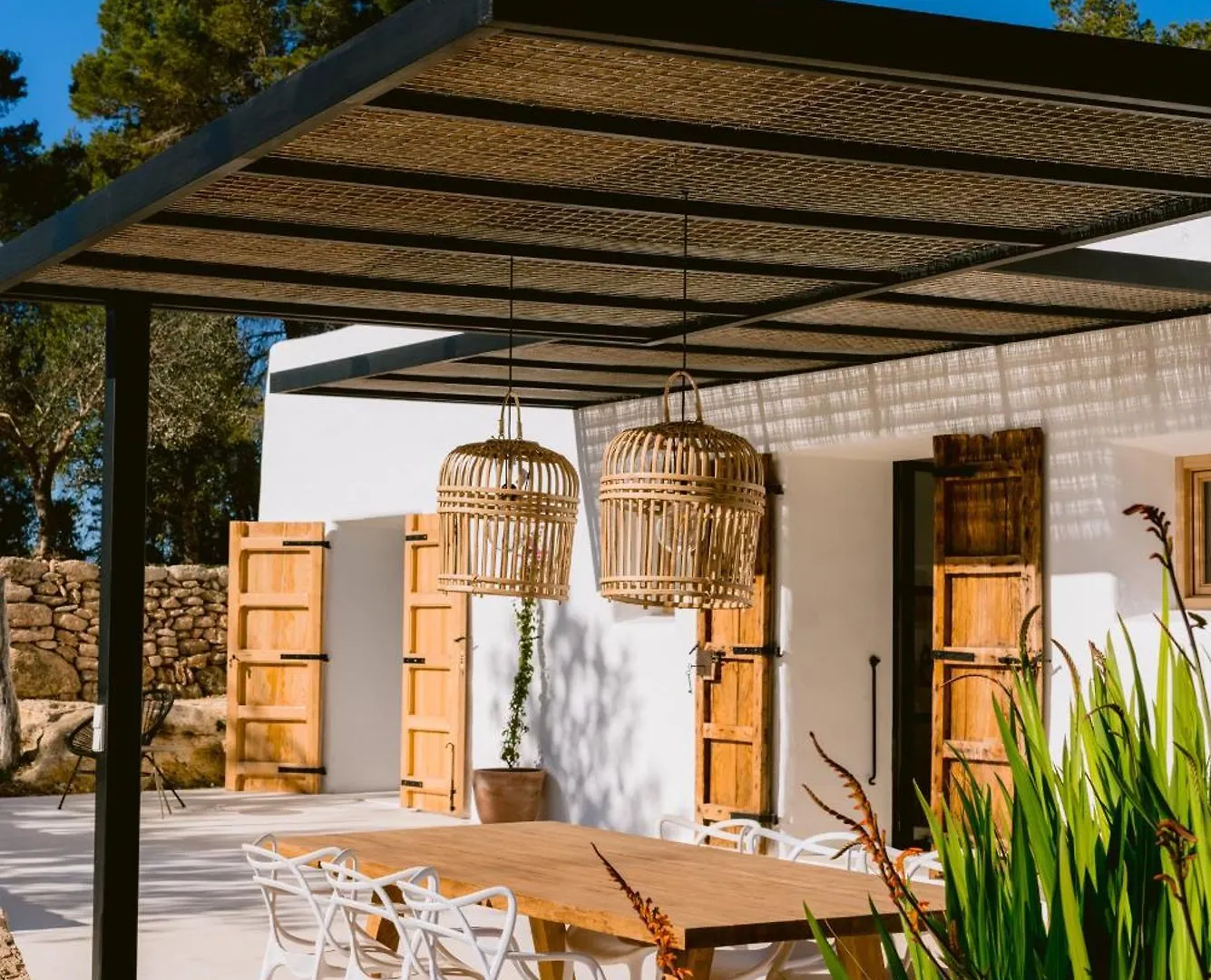 Villa Es Pujolet Renovada 100 Porcien Un Refugio De Paz En El Corazon De Ibiza Piscina Ac Diseno Tranquilidad El Verdadero Ibiza Sant Joan De Labritja