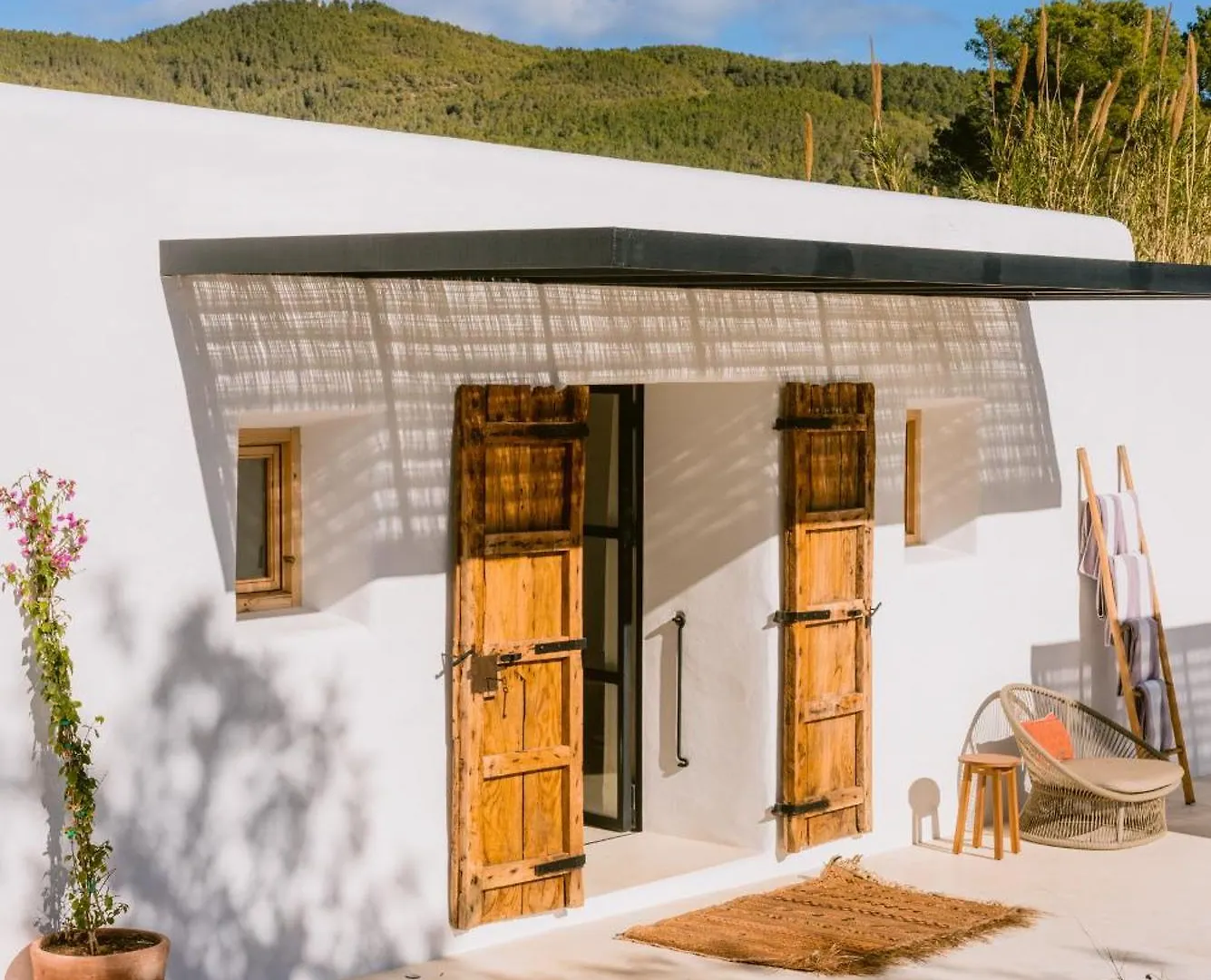 Villa Es Pujolet Renovada 100 Porcien Un Refugio De Paz En El Corazon De Ibiza Piscina Ac Diseno Tranquilidad El Verdadero Ibiza Sant Joan De Labritja Hiszpania
