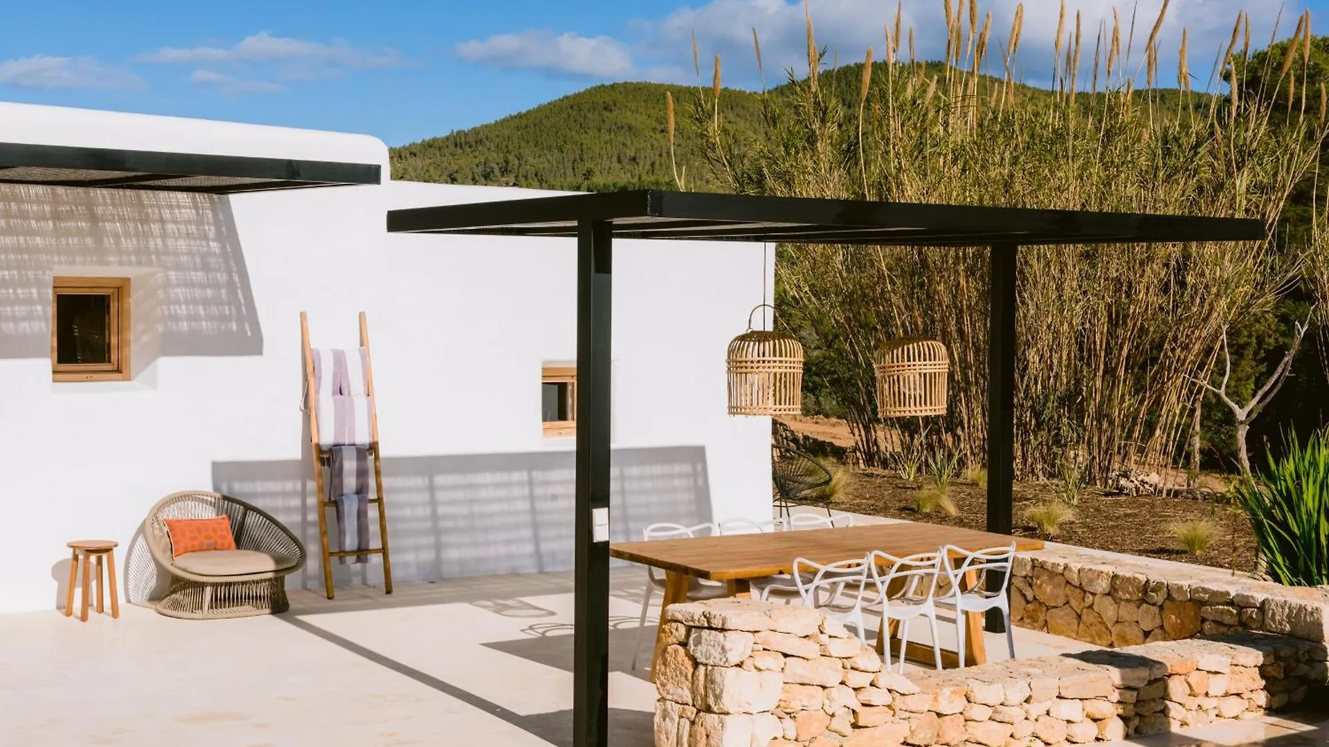 Villa Es Pujolet Renovada 100 Porcien Un Refugio De Paz En El Corazon De Ibiza Piscina Ac Diseno Tranquilidad El Verdadero Ibiza Sant Joan De Labritja