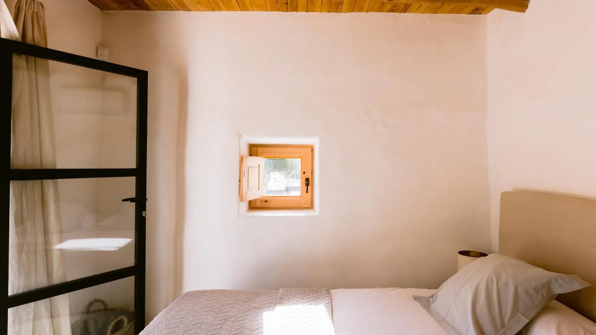 Villa Es Pujolet Renovada 100 Porcien Un Refugio De Paz En El Corazon De Ibiza Piscina Ac Diseno Tranquilidad El Verdadero Ibiza Sant Joan De Labritja