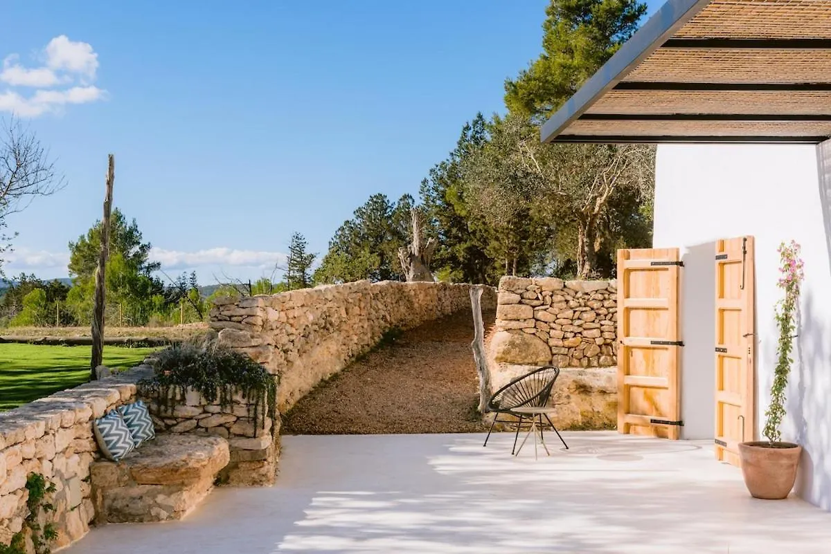 Villa Es Pujolet Renovada 100 Porcien Un Refugio De Paz En El Corazon De Ibiza Piscina Ac Diseno Tranquilidad El Verdadero Ibiza Sant Joan De Labritja